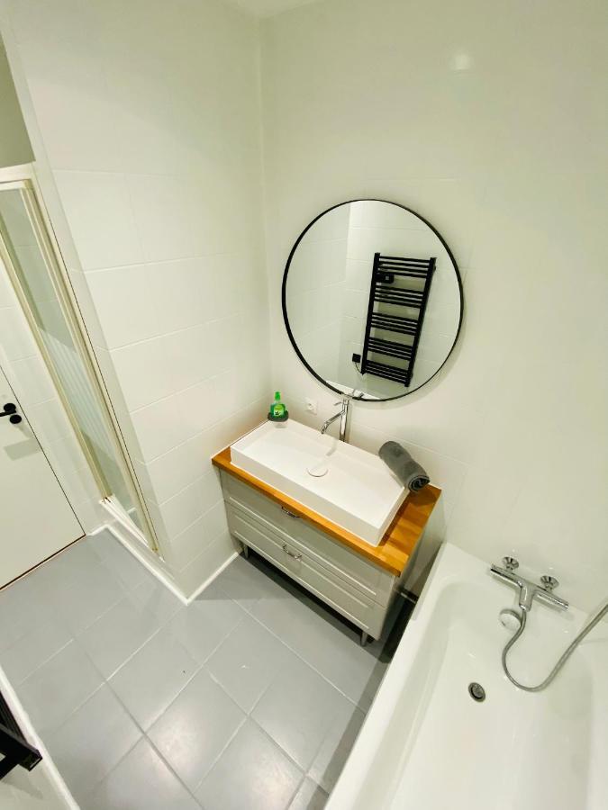 50M2 Flat In Heart Of Orleans - Canal Foot & Bein Екстер'єр фото